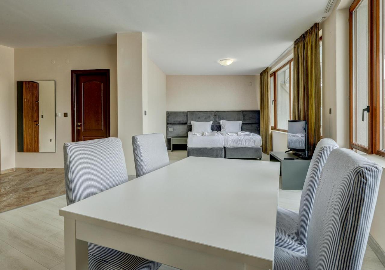 Continental Apartments Goudstrand Buitenkant foto
